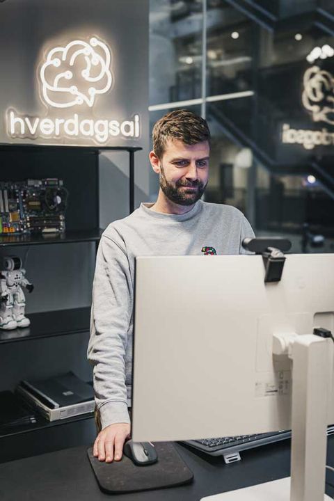Jacob Mindak underviser i AI