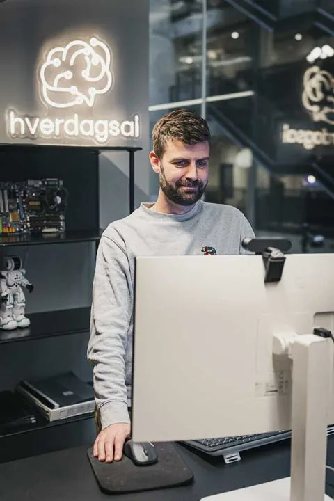 Jacob Mindak underviser i AI